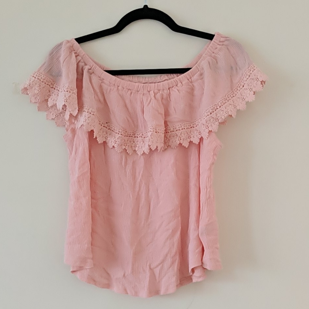 DONATED 💥 OFF THE SHOULDER TOP